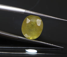 Load image into Gallery viewer, Yellow Sappphire - 4.70 Carat