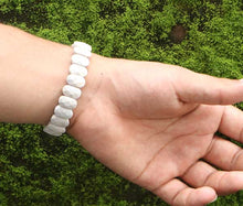 Load image into Gallery viewer, Howlite Stone Bracelet