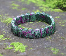 Load image into Gallery viewer, Blood Stone Bracelet