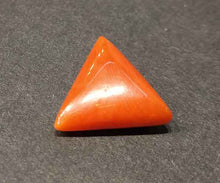 Load image into Gallery viewer, 5.35ct Triangular red coral (moonga) - Italian - Rudradhyay