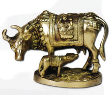 Load image into Gallery viewer, Cow with her Calf brass idol - Rudradhyay