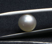 Load image into Gallery viewer, South Sea Pearl - 5.60 Carat