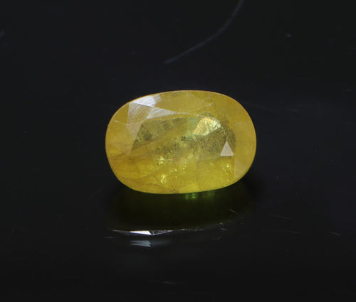 Yellow Sapphire - 4.70 Carat