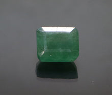 Load image into Gallery viewer, Emerald(Zambian) - 5.60 Carat