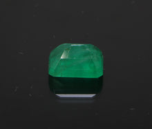 Load image into Gallery viewer, Emerald(Zambian) - 3.80 Carat
