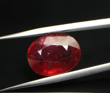 Load image into Gallery viewer, Ruby(mozambique) - 10.30 Carat