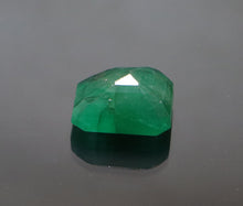 Load image into Gallery viewer, Emerald(Zambian) - 7.10 Carat